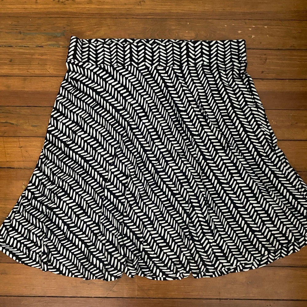 Super comfy Loft skirt size large